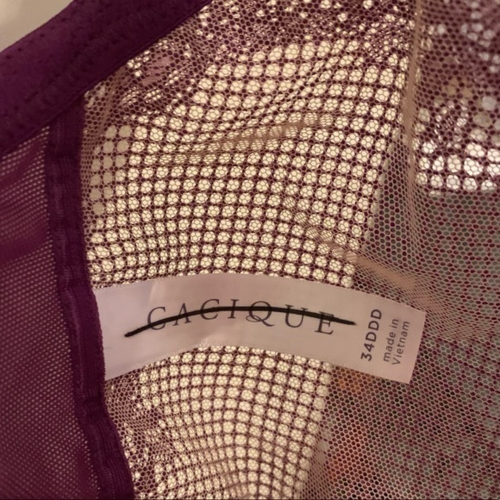 Lane Bryant Lace Triangle Front-Close Unlined No-Wire Bra - Picture 7 of 7